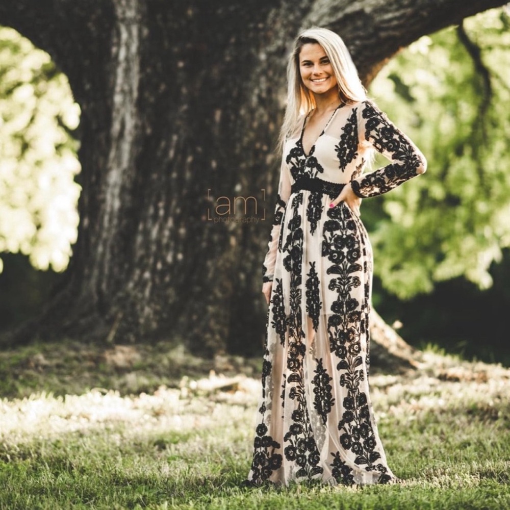 Elegant Black and Cream Lace Dress